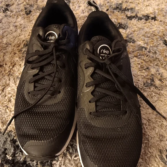 Black & White Nike Renew In-Season - Picture 1 of 4